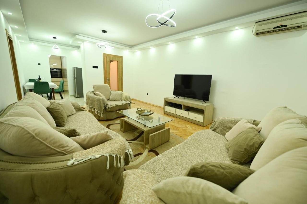 Apartman Oskar พอดโกริกา ภายนอก รูปภาพ