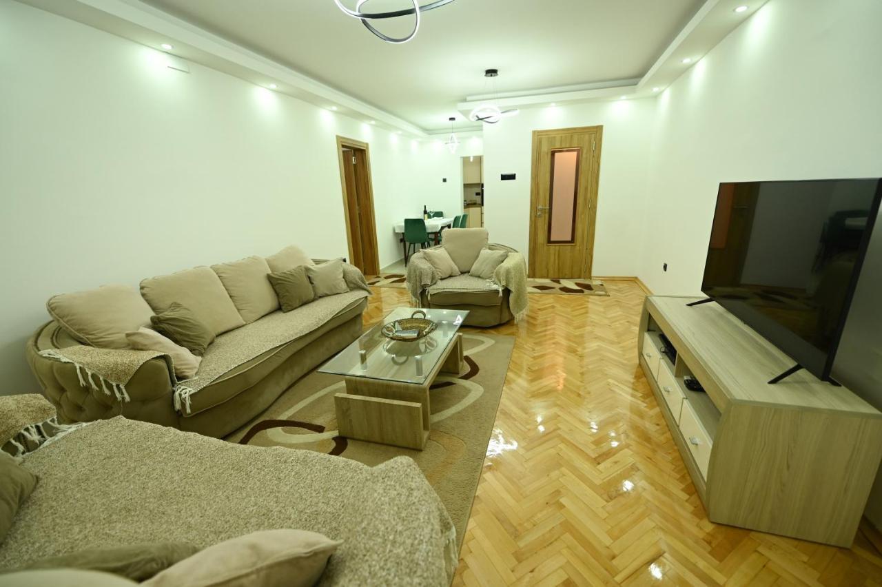 Apartman Oskar พอดโกริกา ภายนอก รูปภาพ