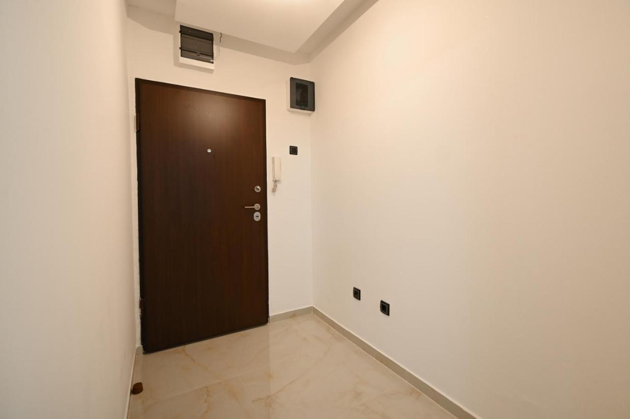 Apartman Oskar พอดโกริกา ภายนอก รูปภาพ