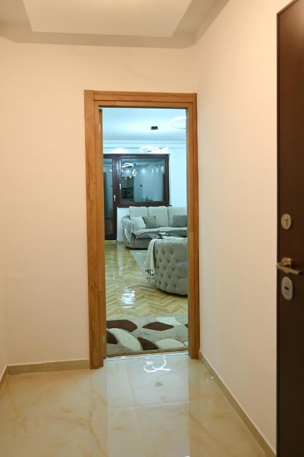 Apartman Oskar พอดโกริกา ภายนอก รูปภาพ