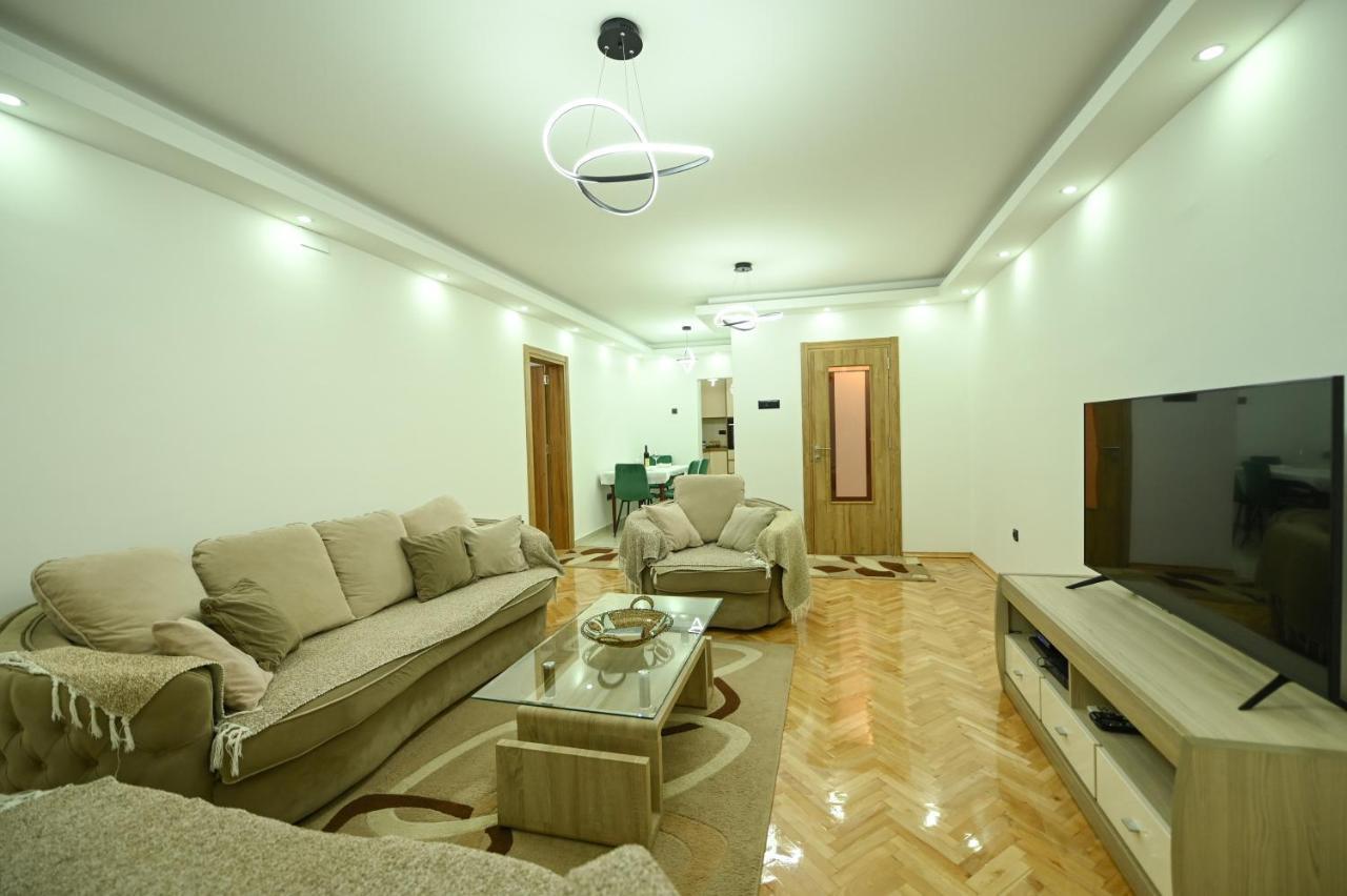 Apartman Oskar พอดโกริกา ภายนอก รูปภาพ