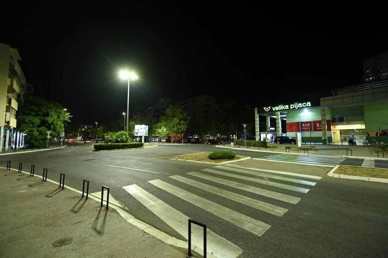 Apartman Oskar พอดโกริกา ภายนอก รูปภาพ