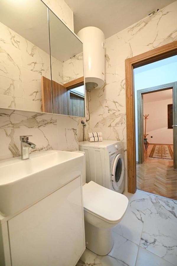 Apartman Oskar พอดโกริกา ภายนอก รูปภาพ